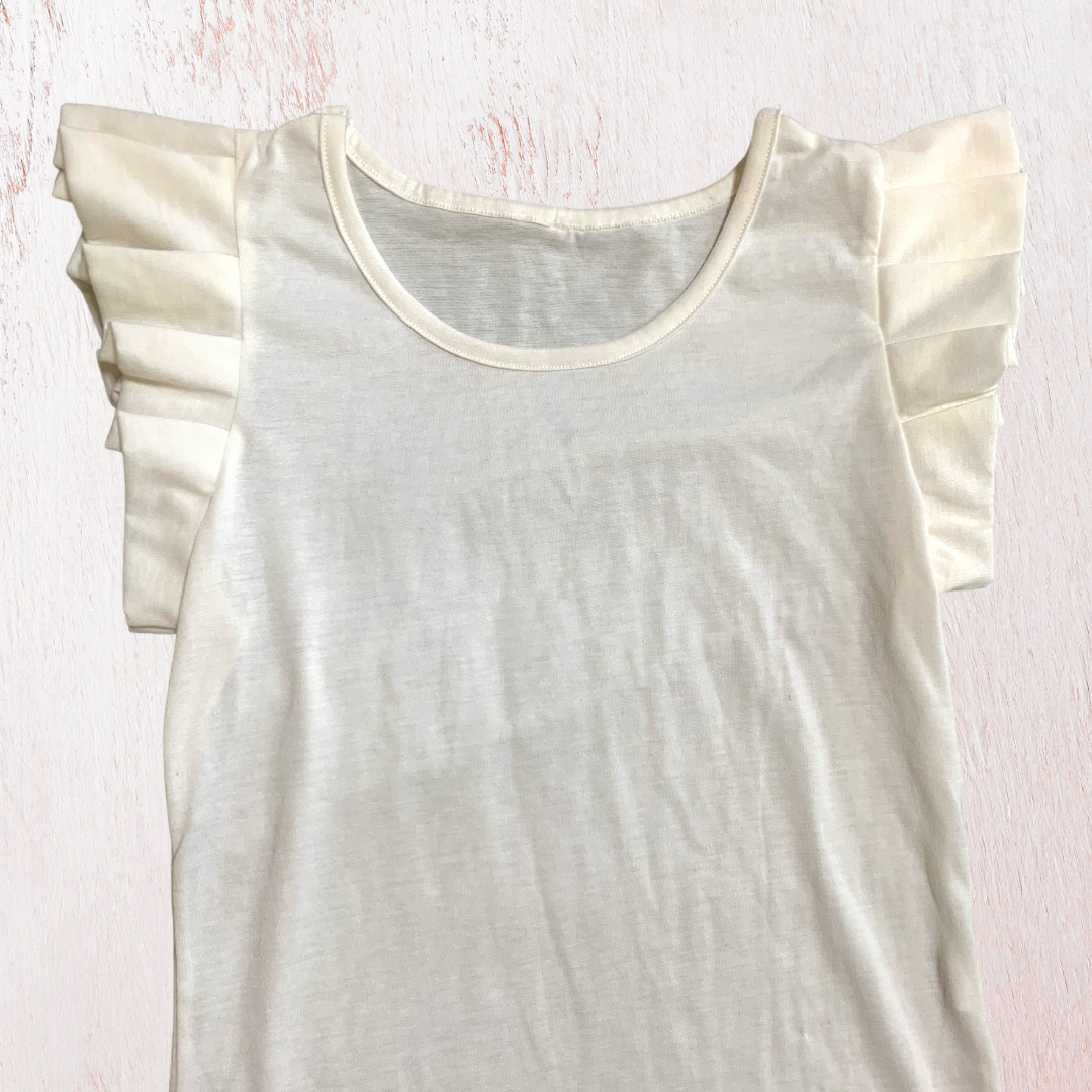 【本日限定価格】新品未使用 フリルトップス レディースのトップス(Tシャツ(半袖/袖なし))の商品写真