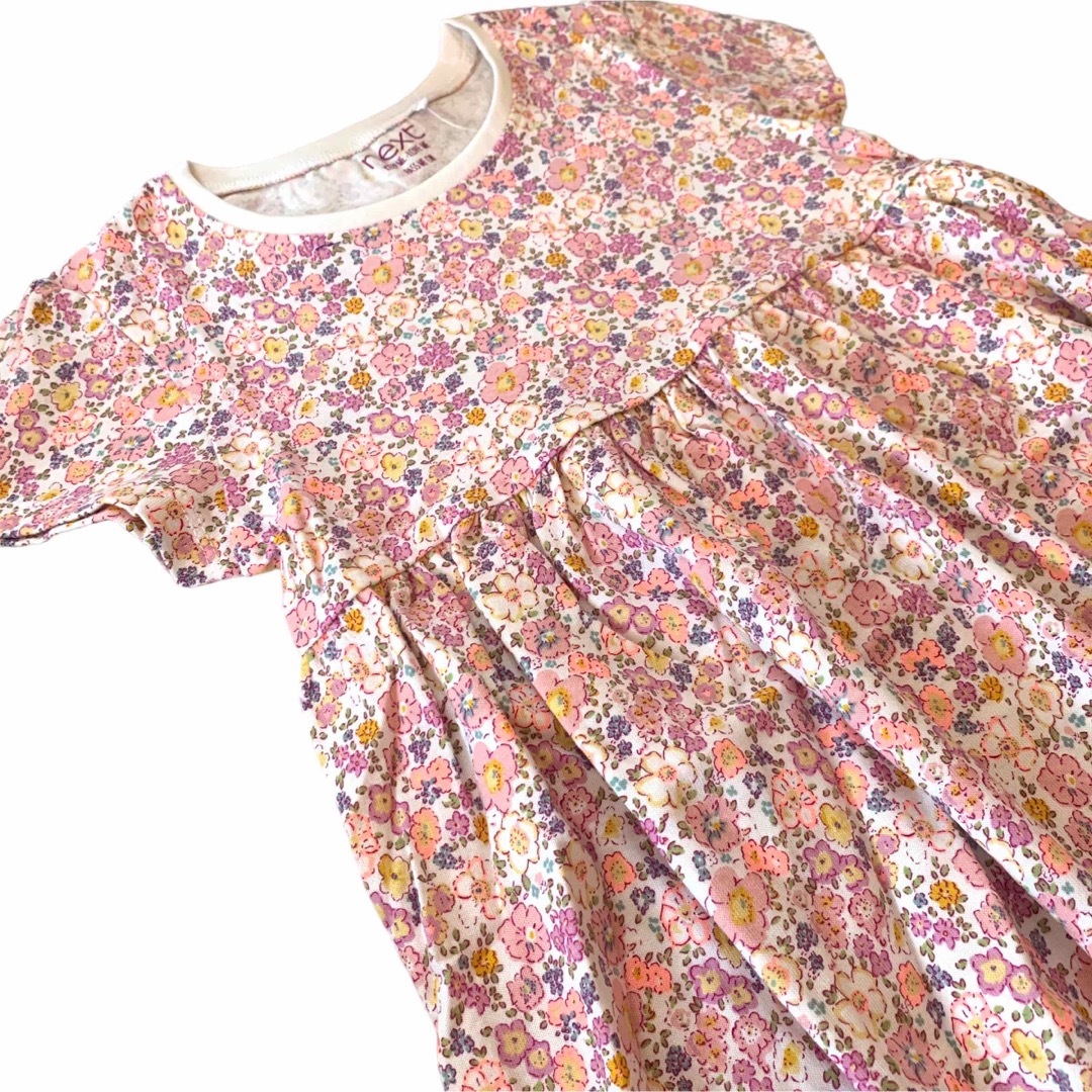 NEXT(ネクスト)の●未使用●4-5才　ピンク　小花柄　ワンピース キッズ/ベビー/マタニティのキッズ服女の子用(90cm~)(ワンピース)の商品写真