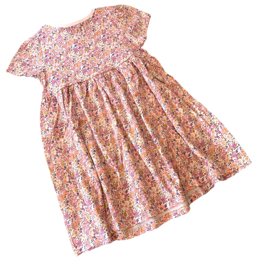 NEXT(ネクスト)の●未使用●4-5才　ピンク　小花柄　ワンピース キッズ/ベビー/マタニティのキッズ服女の子用(90cm~)(ワンピース)の商品写真