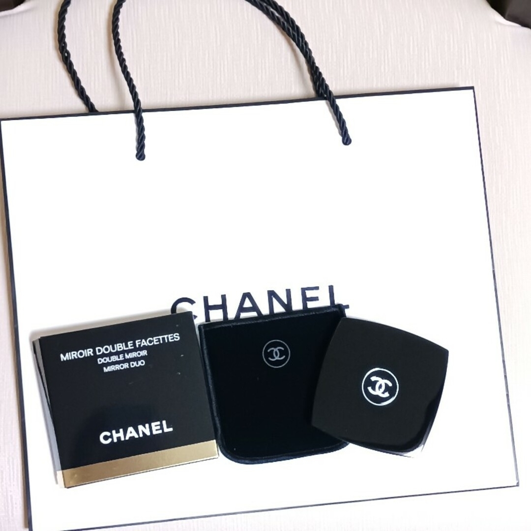 CHANEL(シャネル)の新品❗美品‼️お買得‼️CHANEL　ミロワール　ドゥーブル　ファセット レディースのファッション小物(ミラー)の商品写真