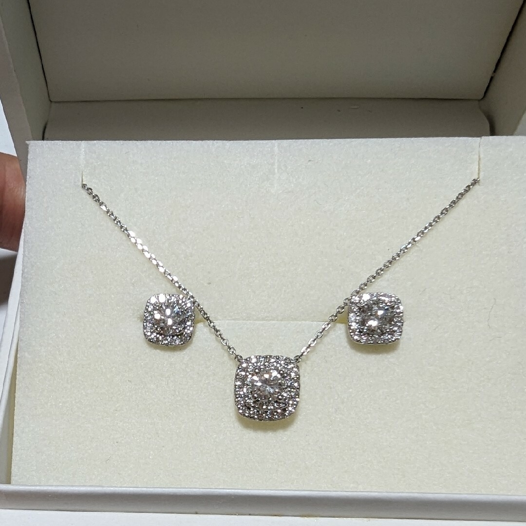 Pt900ダイヤモンド ネックレス&ピアスセットの通販 by みーたん's shop