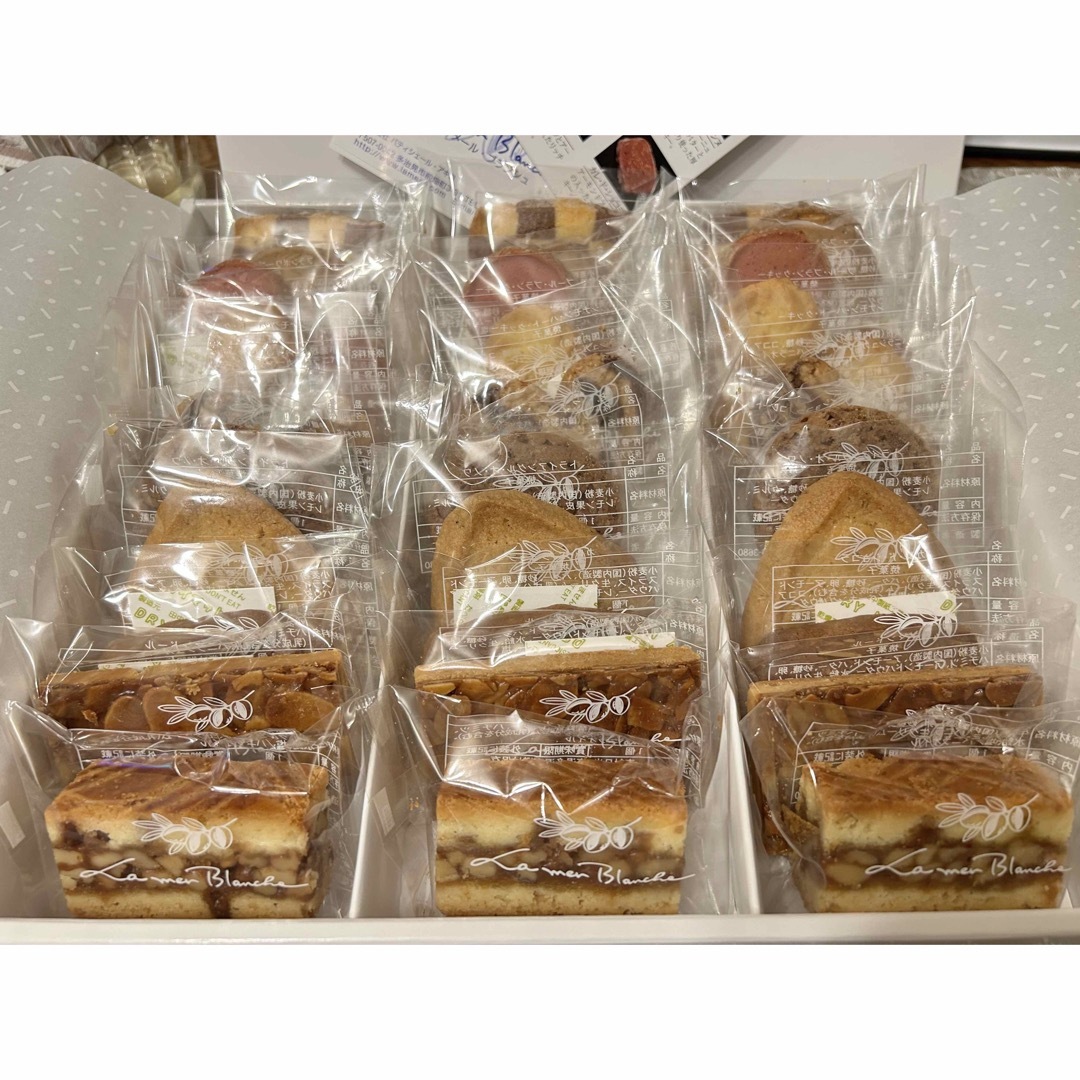 ラ・メール・ブランシュ　焼き菓子詰め合わせ 食品/飲料/酒の食品(菓子/デザート)の商品写真