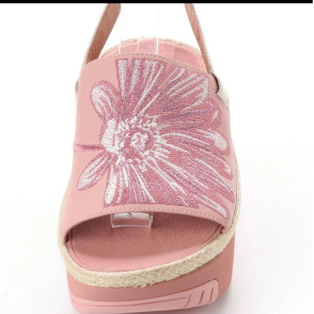 fitflop(フィットフロップ)のフィットフロップ  サンダル 厚底 EMBROIDERY PLATFORM レディースの靴/シューズ(サンダル)の商品写真