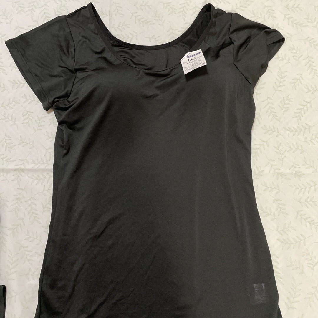 新品　涼感　半袖　ブラトップ　サイズLL 　2枚セット レディースのトップス(Tシャツ(半袖/袖なし))の商品写真