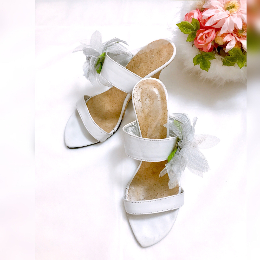 🌸軽い🌸コルク ウェッジソールサンダル🌸アイボリー 白 シルバーフラワー付き レディースの靴/シューズ(サンダル)の商品写真