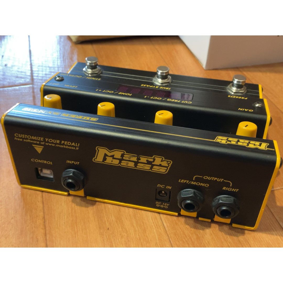 堅実な究極の MARKBASS SUPER SYNTH 中古美品!純正ACアダプター付き