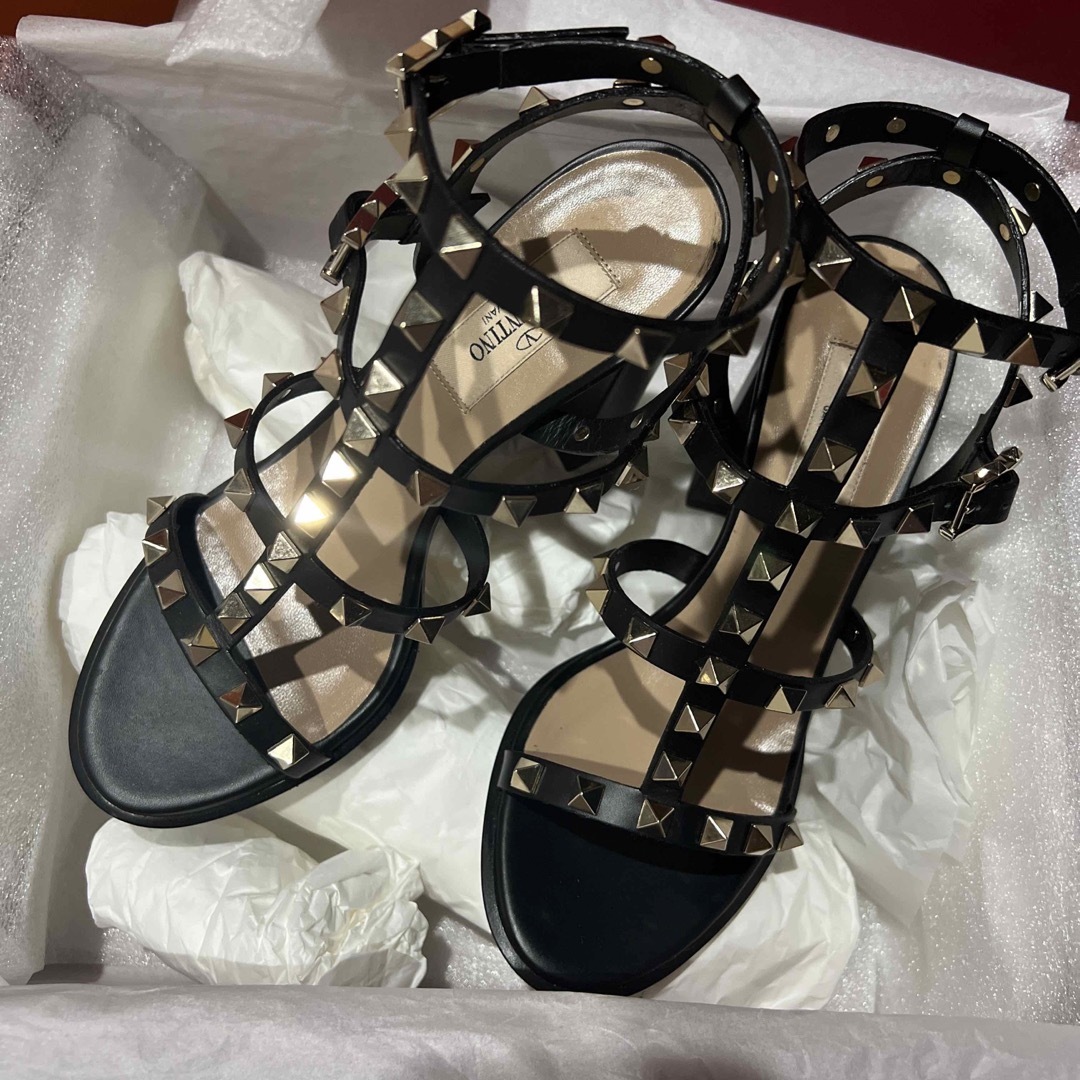 VALENTINO(ヴァレンティノ)のVALENTINO レディースの靴/シューズ(サンダル)の商品写真