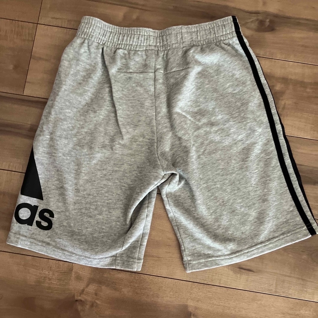 adidas(アディダス)のアディダス　ハーフパンツ キッズ/ベビー/マタニティのキッズ服男の子用(90cm~)(パンツ/スパッツ)の商品写真