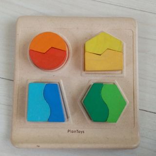 プラントイ(PLANTOYS)のPlan Toys 木のパズル(知育玩具)