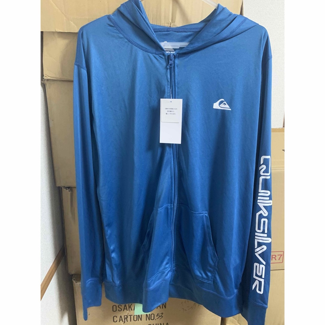 QUIKSILVER(クイックシルバー)の『新品』クイックシルバー　ラッシュガード  サイズM メンズの水着/浴衣(水着)の商品写真