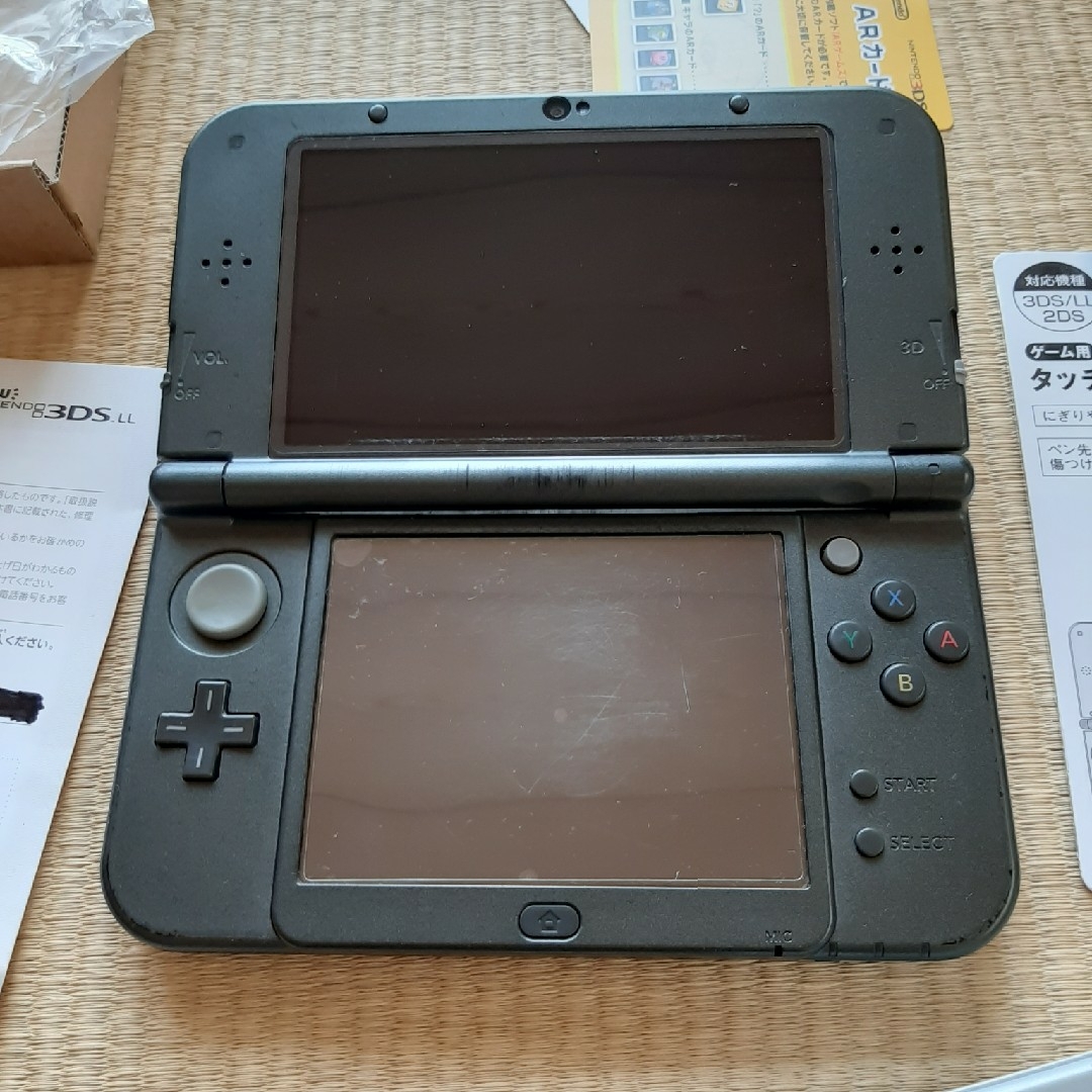 Newニンテンドー３DSLLメタリックブラック 1