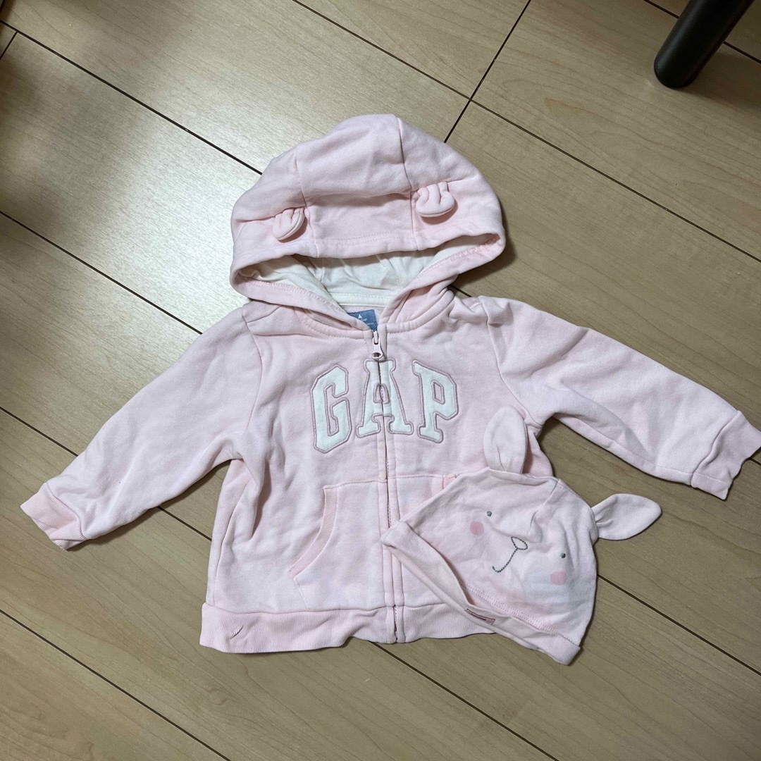 GAP(ギャップ)のbabyGAPのパーカーと帽子 キッズ/ベビー/マタニティのベビー服(~85cm)(カーディガン/ボレロ)の商品写真