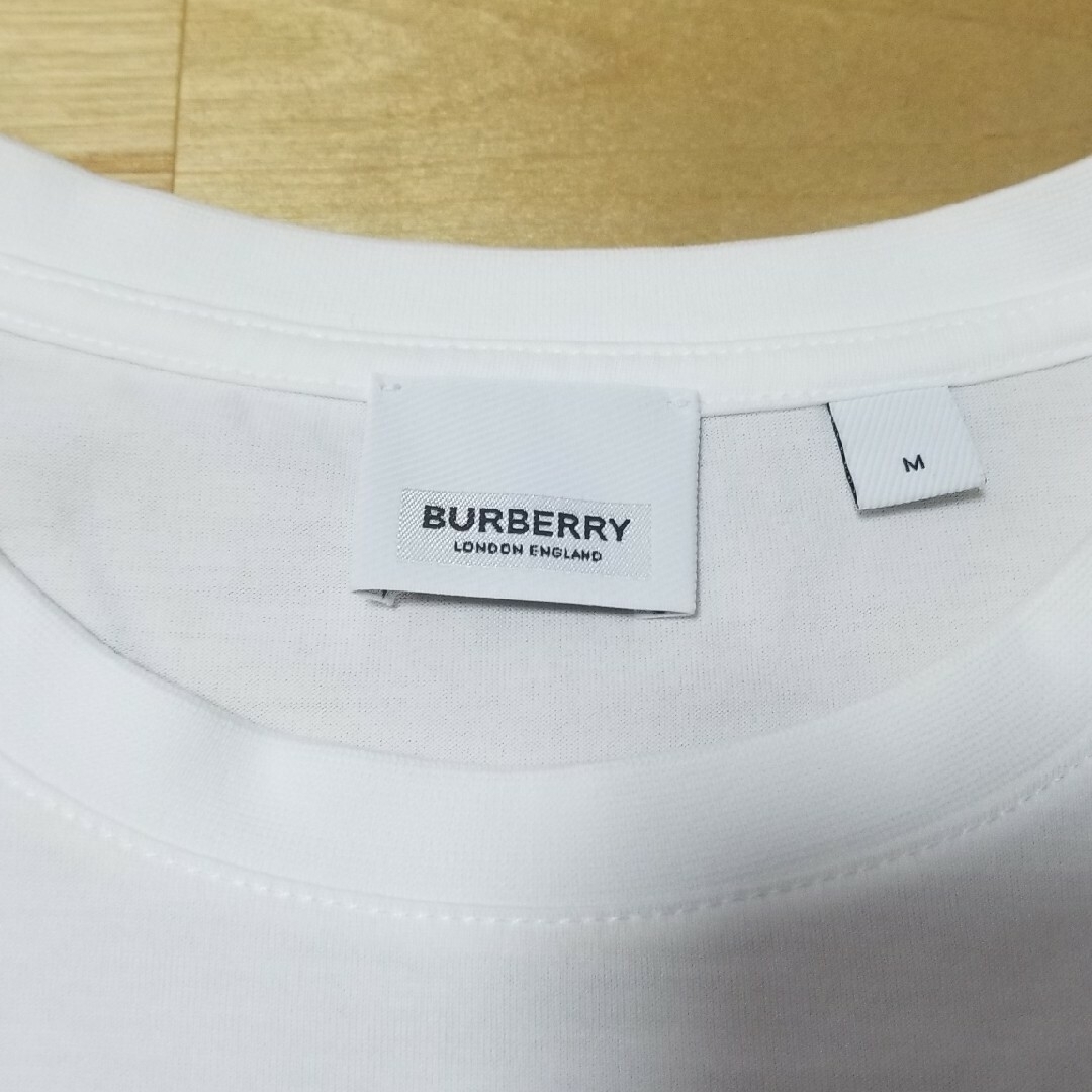 BURBERRY - 【最終値下げ】バーバリー Tシャツ メンズMサイズ 国内正規