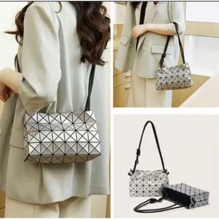 ISSEY MIYAKE - BAOBAO ISSEYMIYAKE ショルダーバッグの通販 by