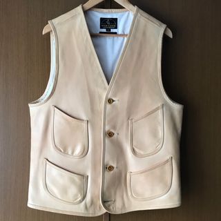 ほぼ新品ハイラージレザーズ HIGH LARGE LEATHERS(ベスト)