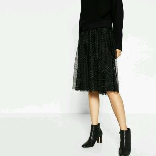 ザラ(ZARA)の【未使用】ZARA ゴールドドットスカート(ひざ丈スカート)