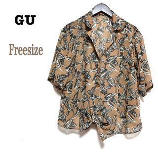 ジーユー(GU)のGU ブラウス ボタニカル柄 開衿シャツ 裾結び 茶系 Freesize(シャツ/ブラウス(半袖/袖なし))