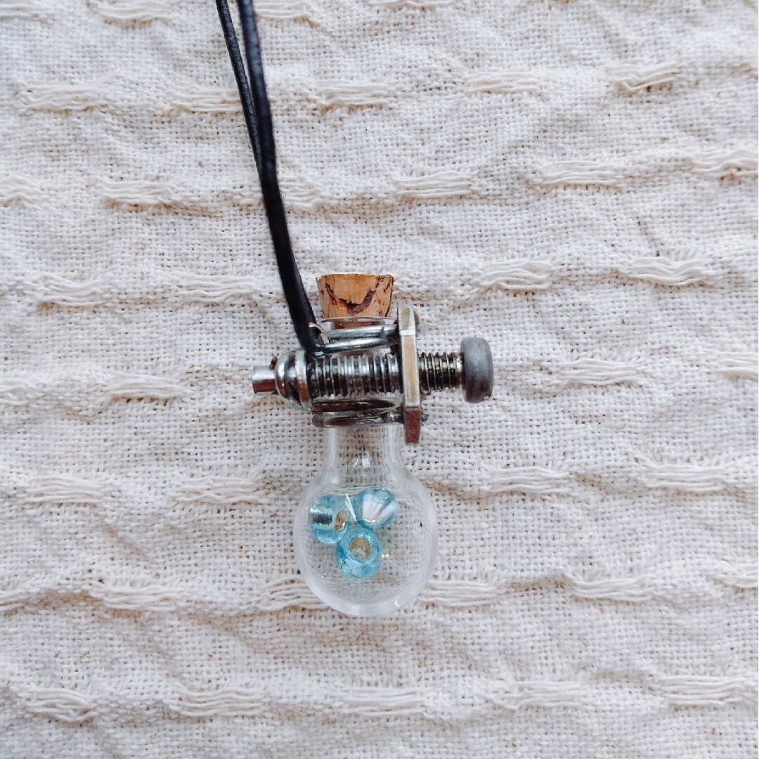 フラスコ ネックレス ガラス スチームパンク ヴィンテージ ハンドメイドのアクセサリー(ネックレス)の商品写真
