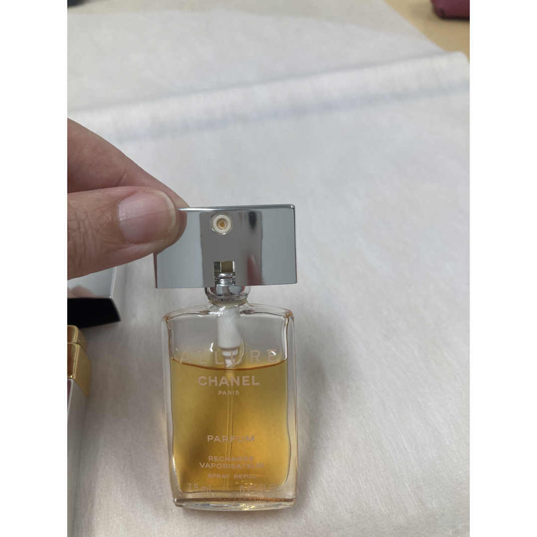 CHANEL(シャネル)のシャネル  アリュール  パルファム　7.5ml コスメ/美容の香水(香水(女性用))の商品写真