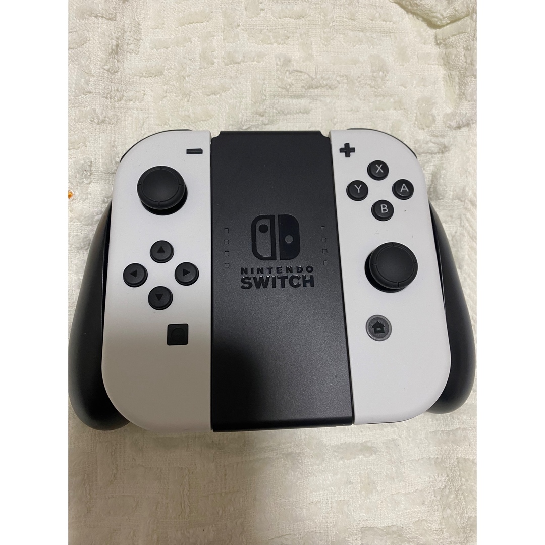 Nintendo Switch(ニンテンドースイッチ)のNintendo Switch 有機ELホワイト エンタメ/ホビーのゲームソフト/ゲーム機本体(家庭用ゲーム機本体)の商品写真