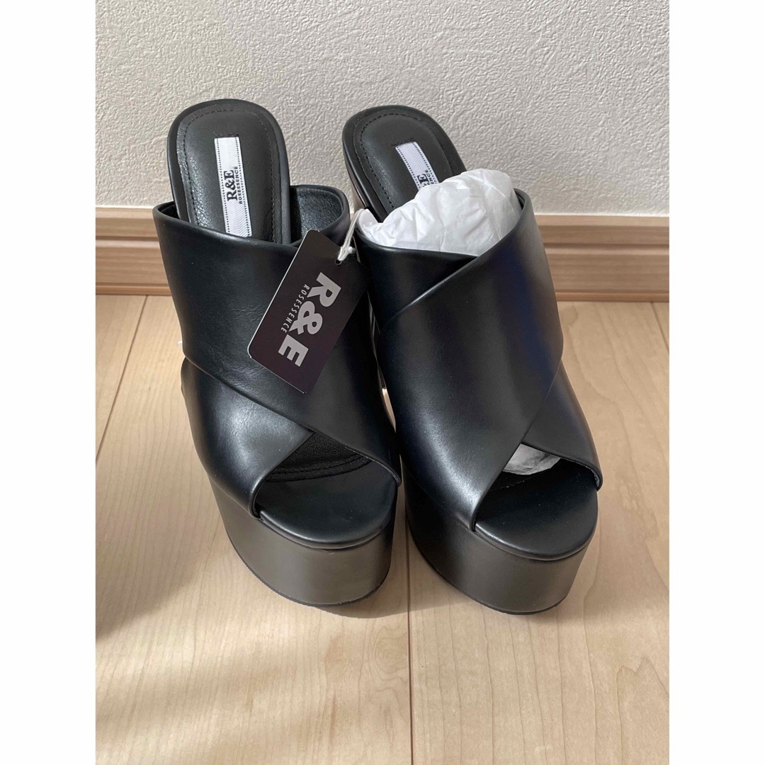 R&E - R&E サンダル ヒール 新品未使用 ブラックの通販 by amshop,s