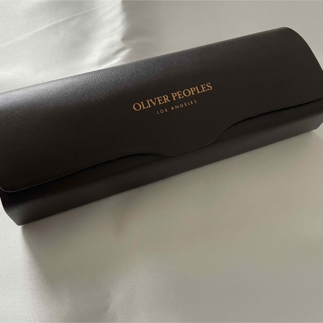 Oliver Peoples オリバーピープルズ 未開封メガネ拭き付属 メガネケース ブラウンの通販 by ゆいくん ②ORIVER PEOPELS オリバーピープルズ メガネケースのみ ブラウン