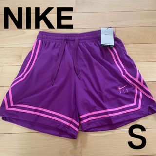 ナイキ(NIKE)の【新品未使用タグ付き】NIKE ショートパンツ　パープル　Ｓサイズ(ショートパンツ)