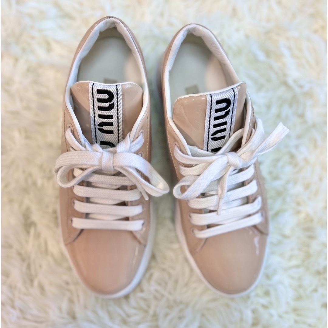 履き心地◎ miumiu ミュウミュウ レザー スニーカー 厚底 クリスタル