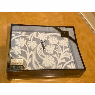 イヴサンローラン(Yves Saint Laurent)の【専用】イヴ・サンローラン　綿毛布　新品　未使用(毛布)