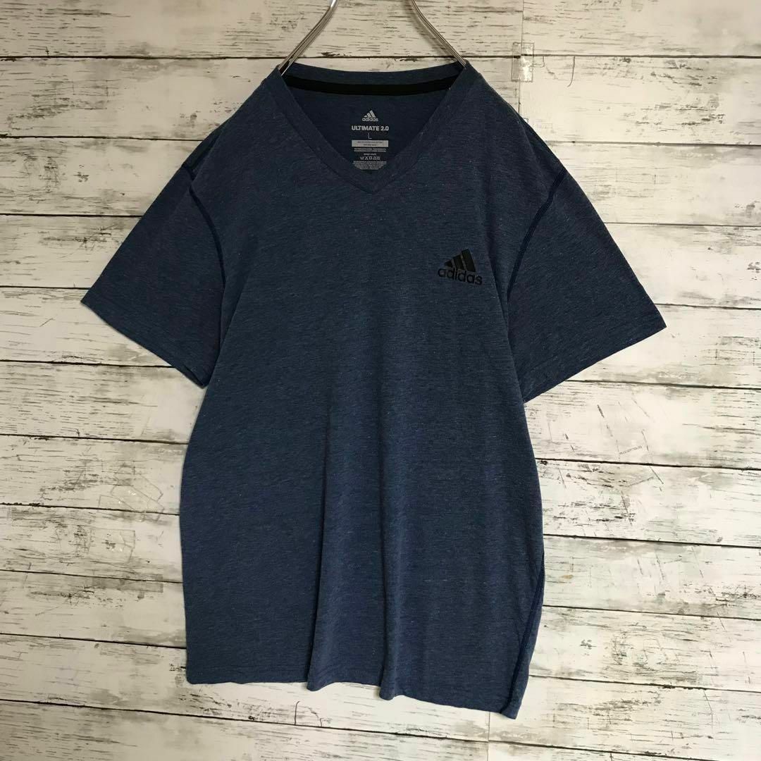 adidas(アディダス)の【人気Ｌ】アディダス　プリントロゴ入りＶネックTシャツ　美品　紺　K480 メンズのトップス(Tシャツ/カットソー(半袖/袖なし))の商品写真