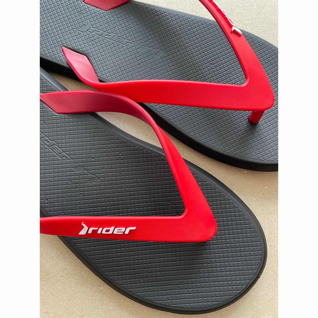 RIDER R1 黒/レッド　41 27cm ビーチサンダル　ブラジル製 メンズの靴/シューズ(ビーチサンダル)の商品写真
