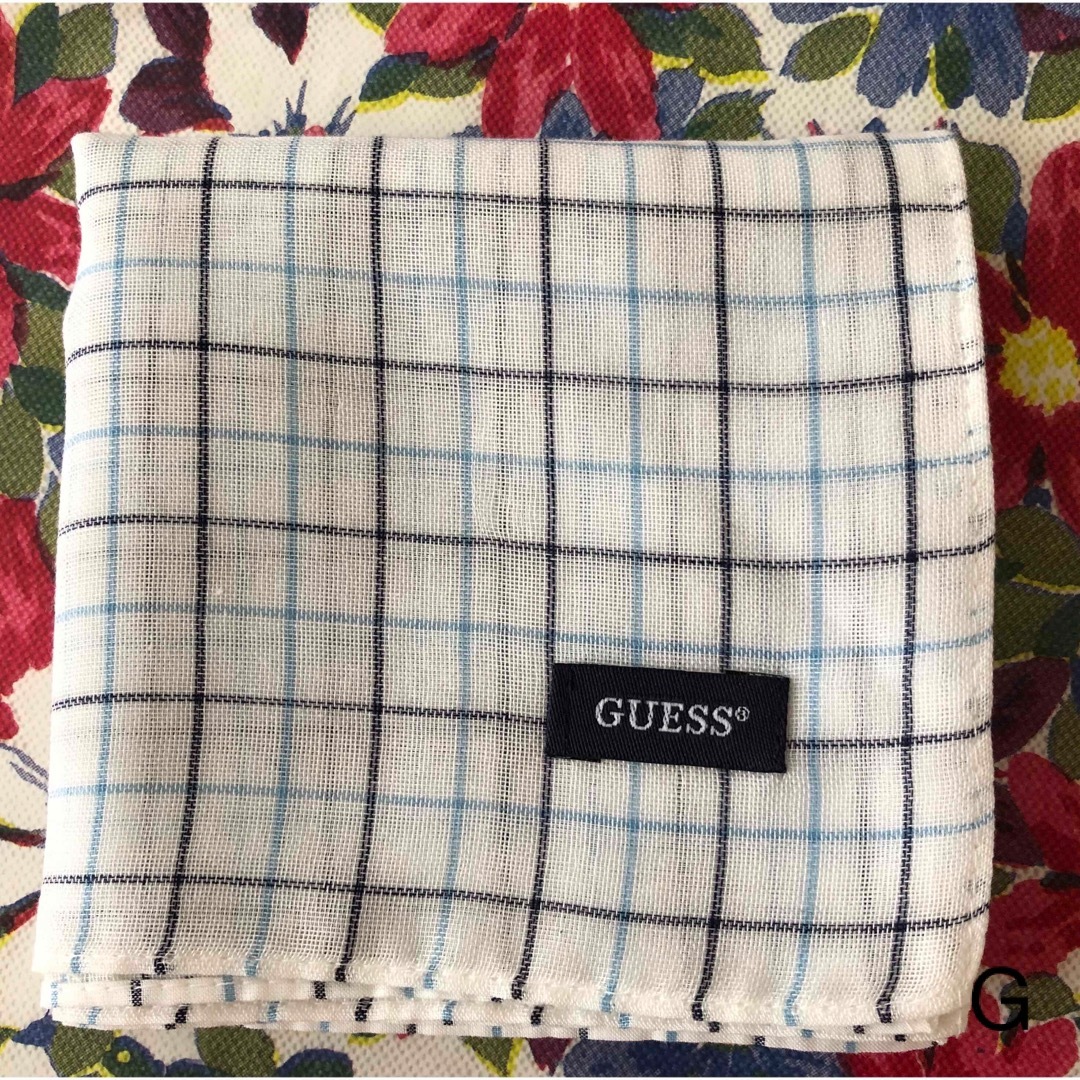 GUESS(ゲス)のGUESS ガーゼハンカチ　新品未使用　タグ無し メンズのファッション小物(ハンカチ/ポケットチーフ)の商品写真