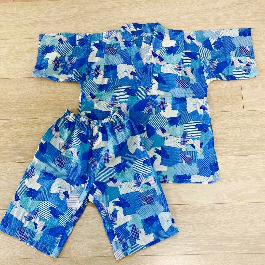 被り　紐なし　甚平　ハンドメイド　ブルー系　ペンギン柄　140センチ　 キッズ/ベビー/マタニティのキッズ服男の子用(90cm~)(甚平/浴衣)の商品写真