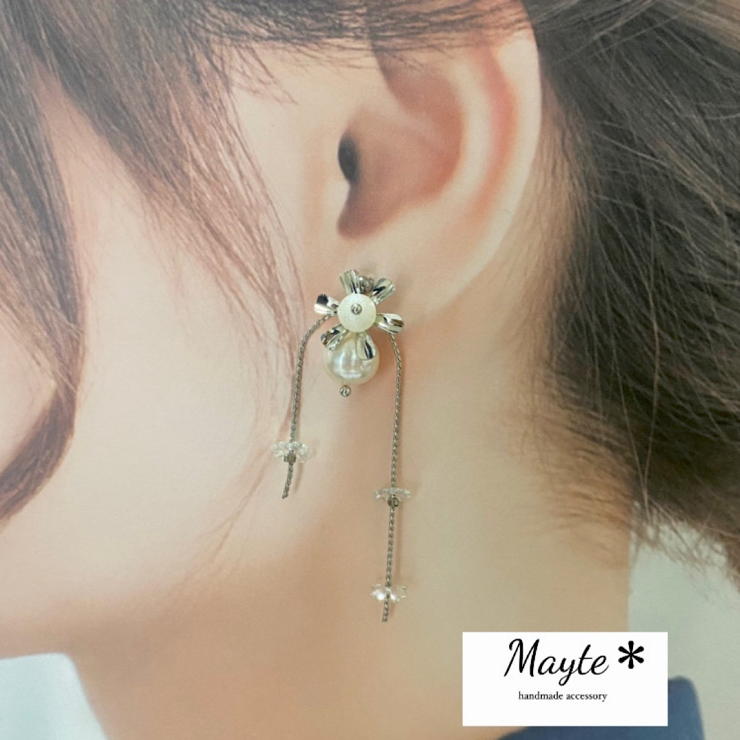 Perl silver many flowers  pierce ハンドメイドのアクセサリー(ピアス)の商品写真