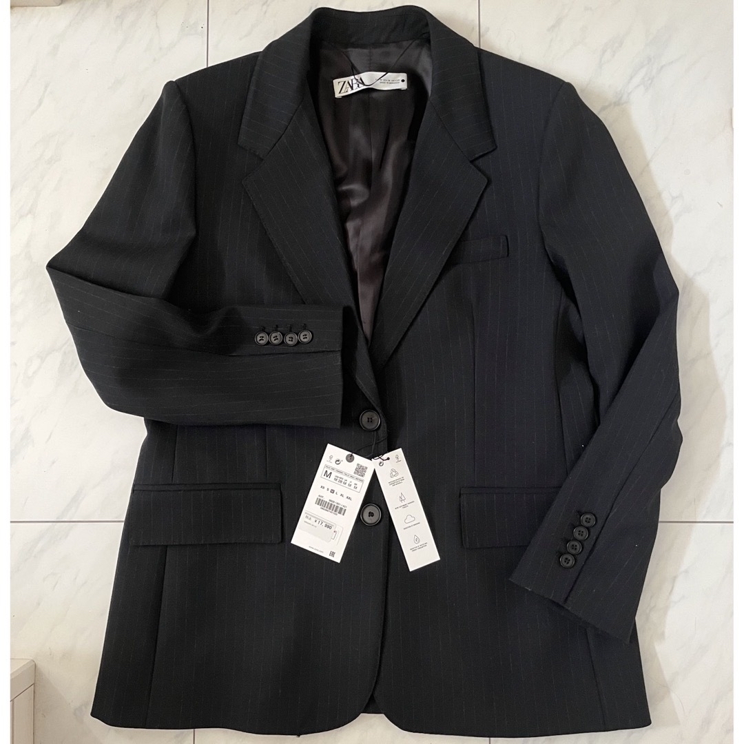 ZARA(ザラ)の【新品未使用】ZARA  ストライプ柄　スーツ　セットアップ レディースのフォーマル/ドレス(スーツ)の商品写真