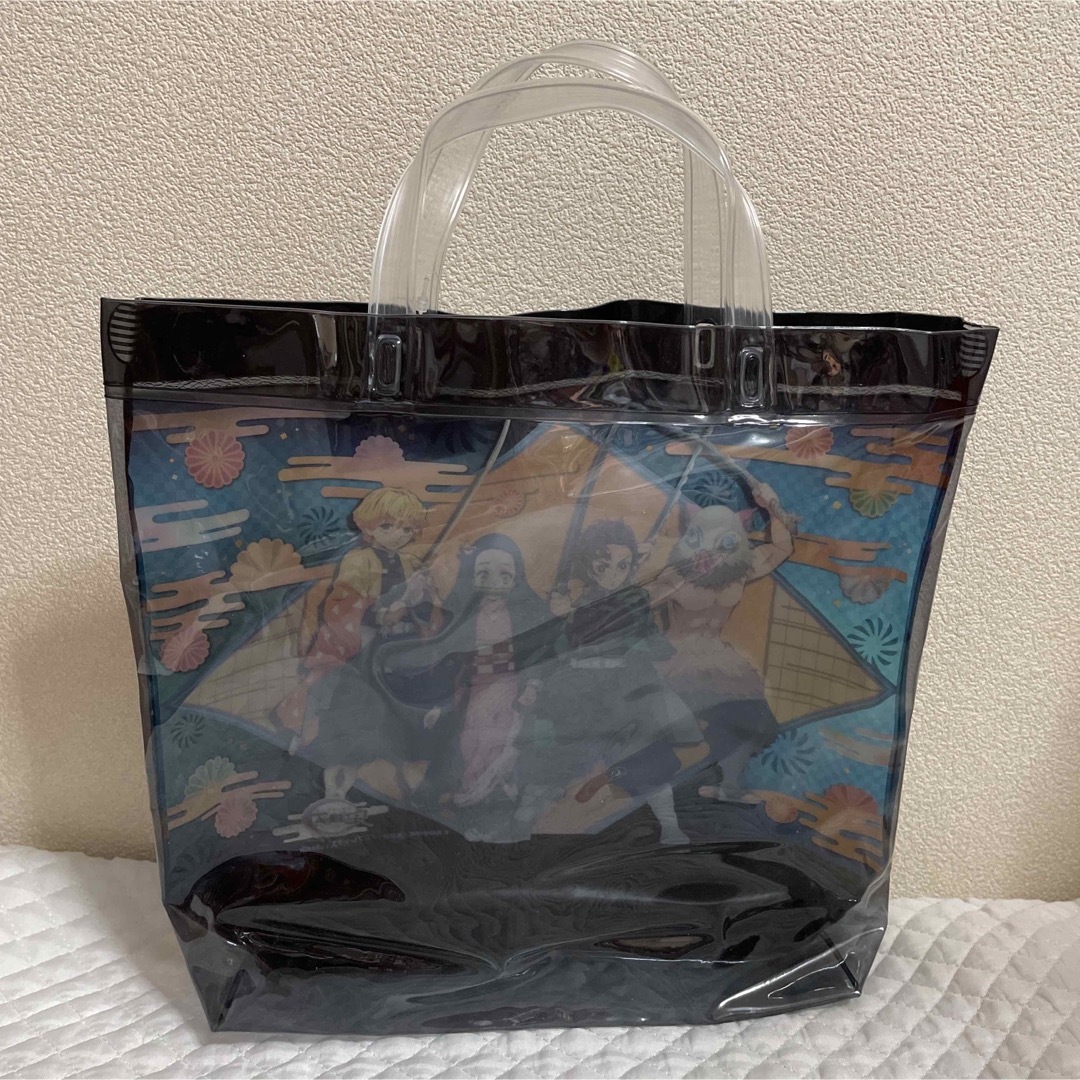 Takara Tomy(タカラトミー)の新品 鬼滅の刃 プールバック タグ付き 未使用 36×29×10cm 日本製 キッズ/ベビー/マタニティのこども用バッグ(その他)の商品写真