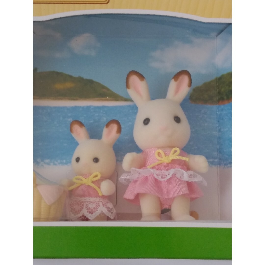 EPOCH(エポック)のシルバニアファミリー　ショコラウサギ　おそろい水着セット エンタメ/ホビーのおもちゃ/ぬいぐるみ(キャラクターグッズ)の商品写真