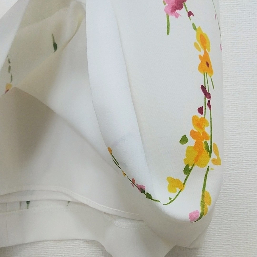 【新品】ローズティアラ　七分袖　花柄ワンピース　ボタニカル柄