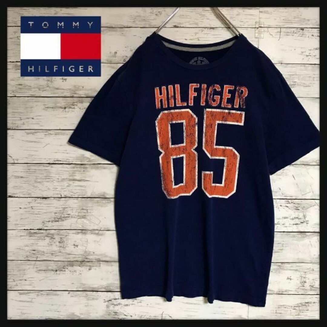 TOMMY HILFIGER(トミーヒルフィガー)の【入手困難】トミーヒルフィガー　刺繍ロゴ＆ビッグプリントTシャツ　紺　Ｈ411 メンズのトップス(Tシャツ/カットソー(半袖/袖なし))の商品写真