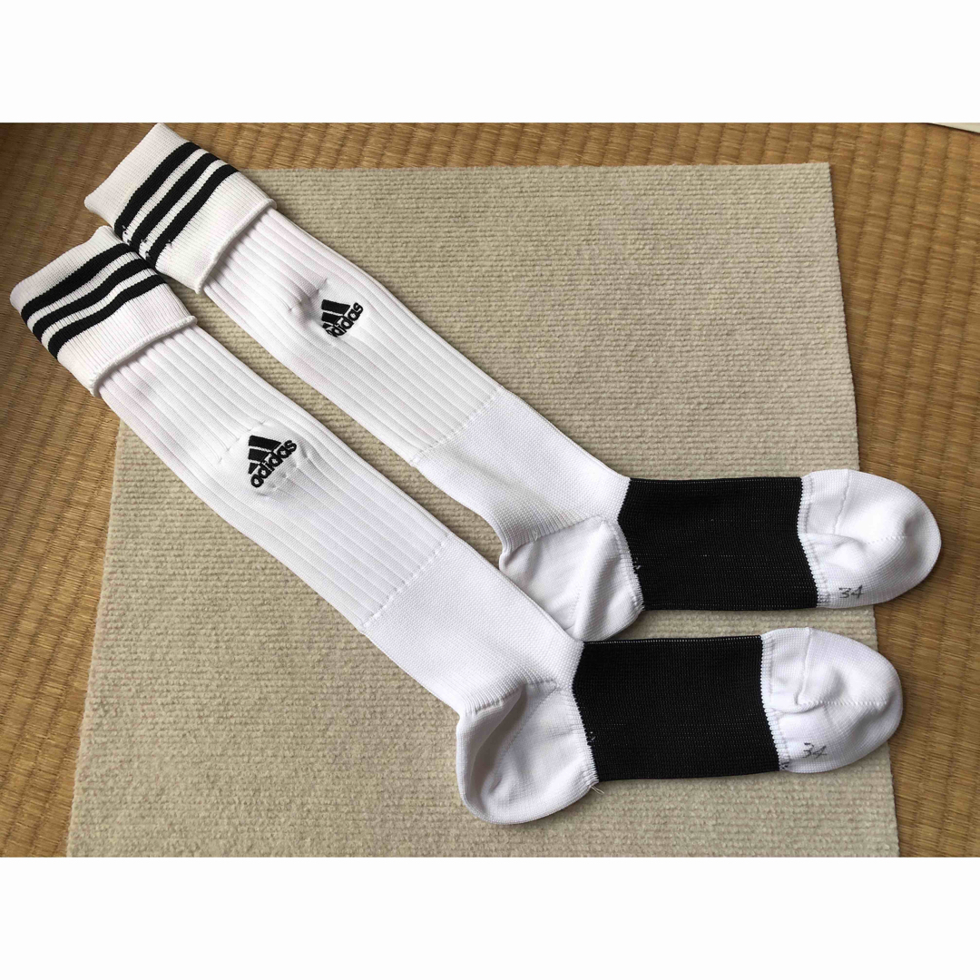 adidas(アディダス)のサッカーストッキング 白×黒 25-27cm スポーツ/アウトドアのサッカー/フットサル(ウェア)の商品写真