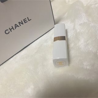 シャネル(CHANEL)のルージュココボーム 912 シャネル ドリーミーホワイト(リップケア/リップクリーム)