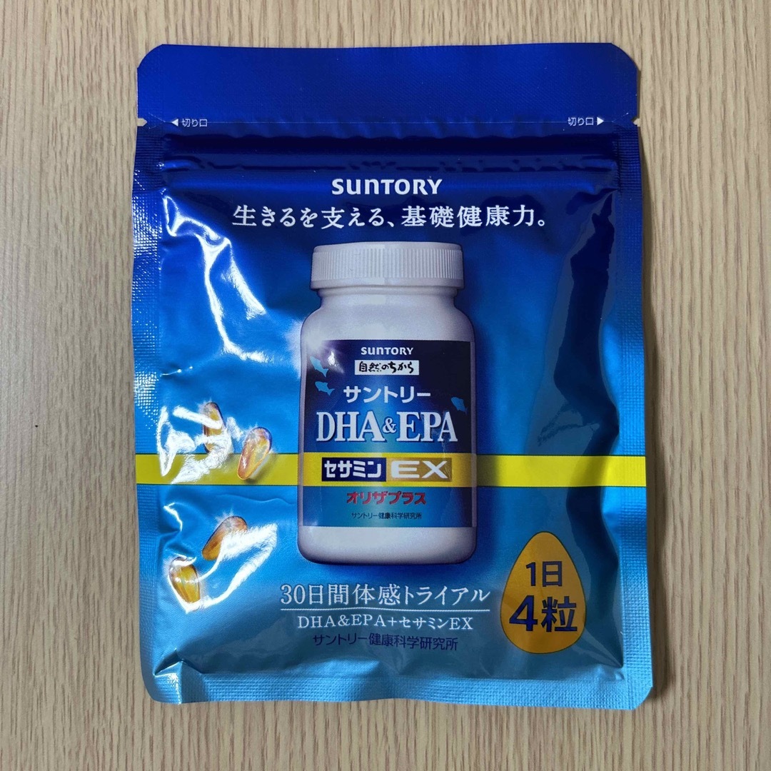 サントリー(サントリー)の【新品未開封】SUNTORY サントリー　DHA&EPA セサミンEX 30日間 食品/飲料/酒の健康食品(ビタミン)の商品写真