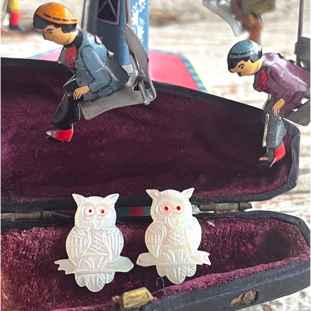 60‘s英！フクロウ owl マザーオブパール！ピアス