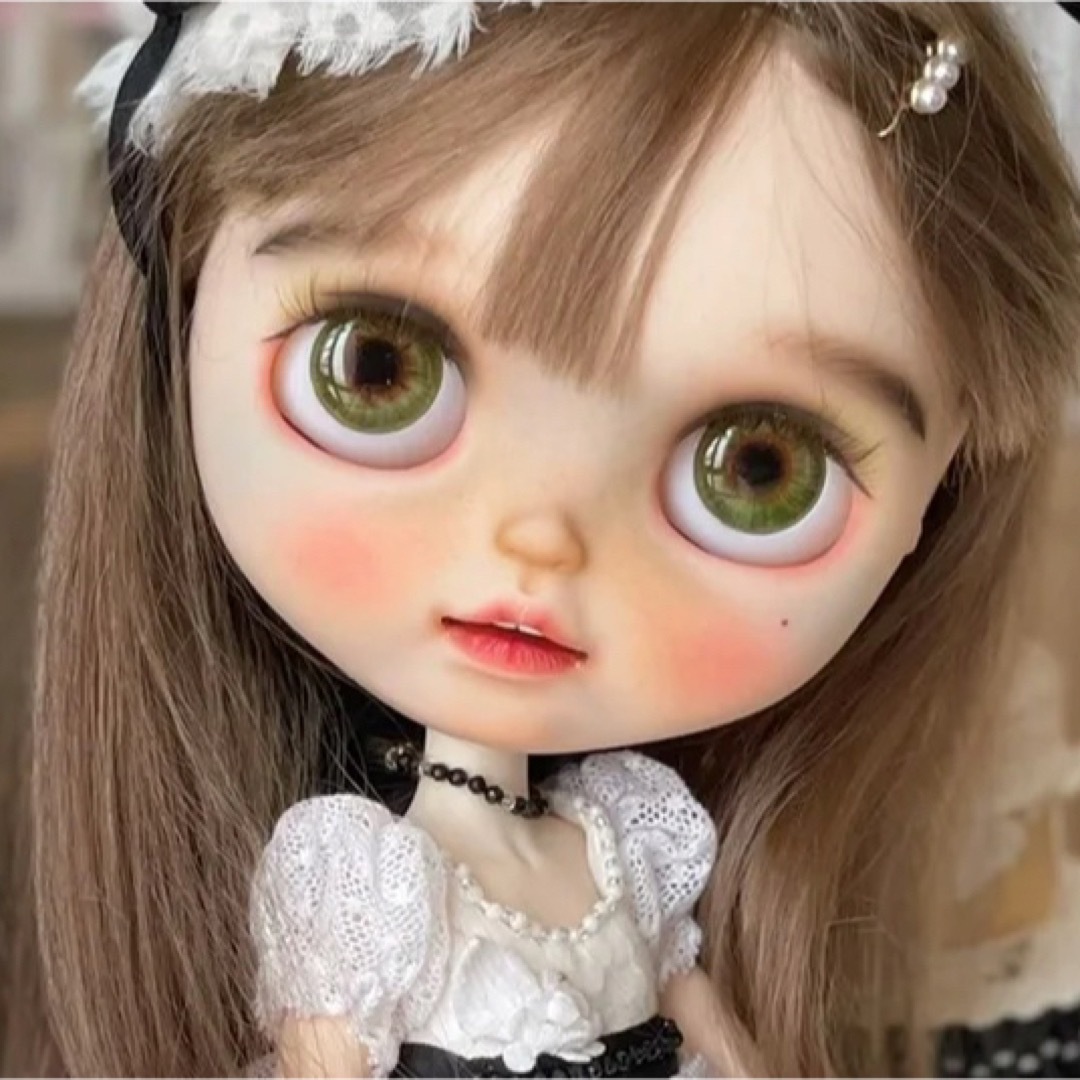 作家様カスタムブライス 人形 キラキラ 微笑みちゃん 読書家 カスタムドール フリマアプリ ラクマ