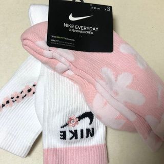 ナイキ(NIKE)の海外限定　NIKE ナイキ ソックス 3P Mサイズ　23〜25センチ(ソックス)