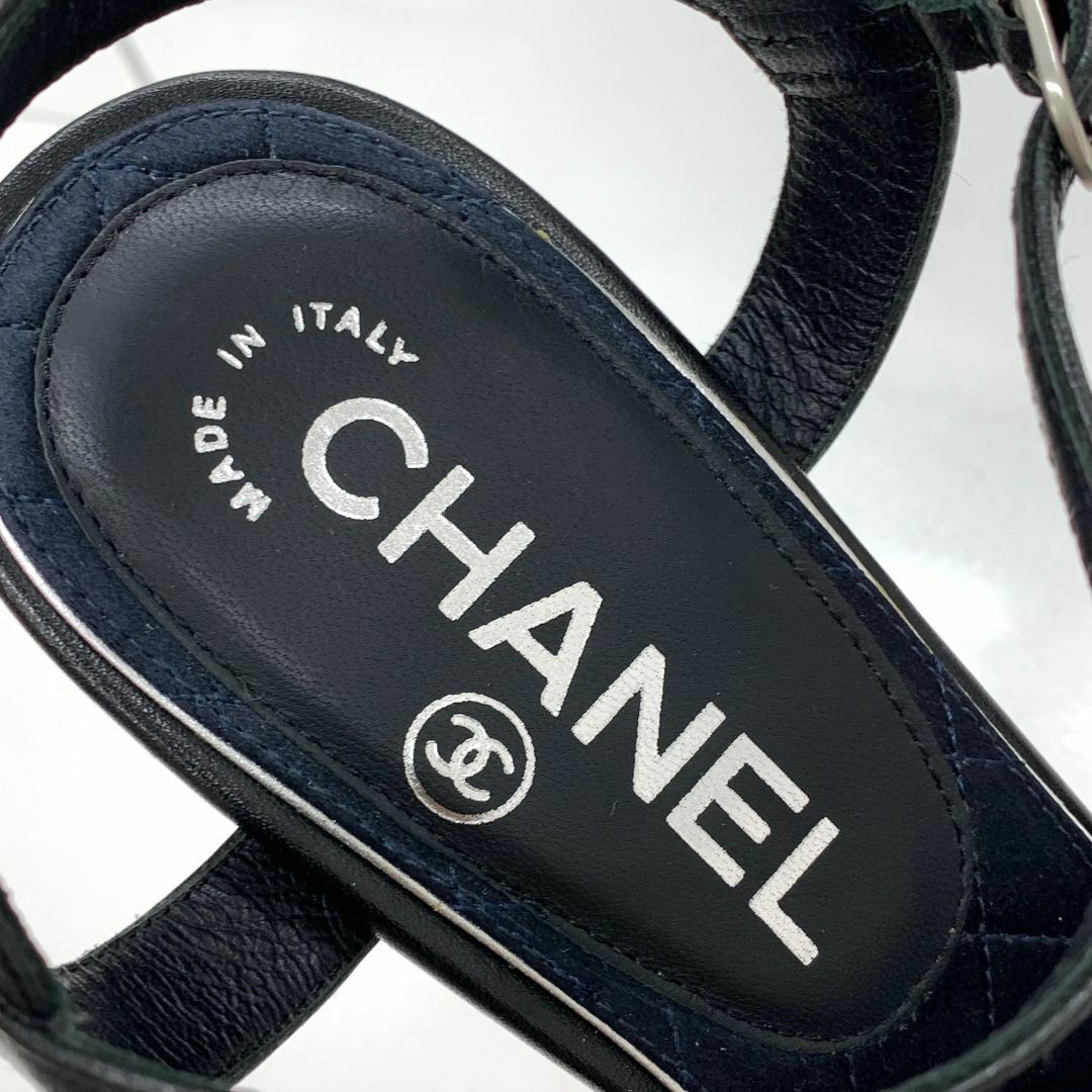 CHANEL(シャネル)の6713 シャネル レザー ココマーク ラインストーン サンダル ブラック レディースの靴/シューズ(サンダル)の商品写真