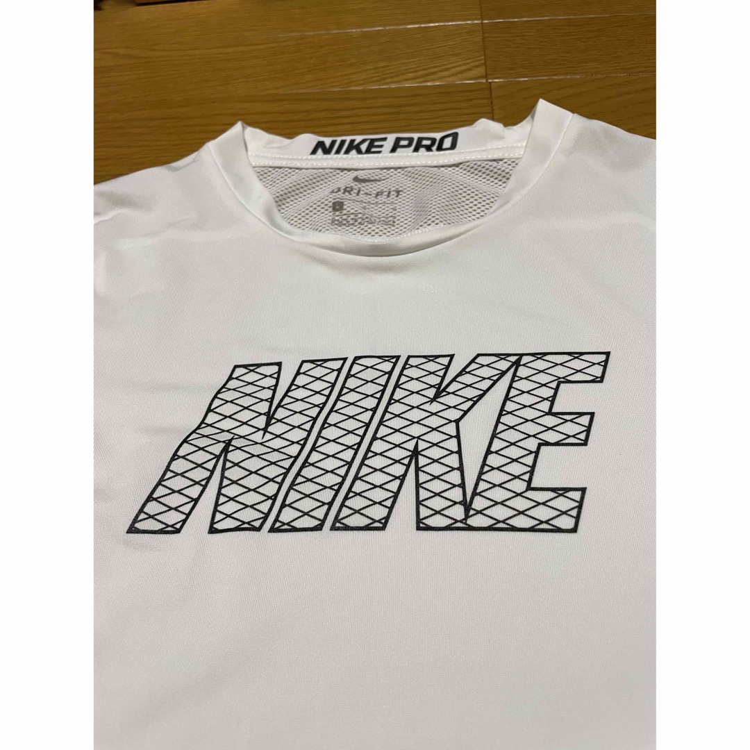 NIKE(ナイキ)のアンダーシャツ☆ナイキプロ☆155 スポーツ/アウトドアのトレーニング/エクササイズ(トレーニング用品)の商品写真