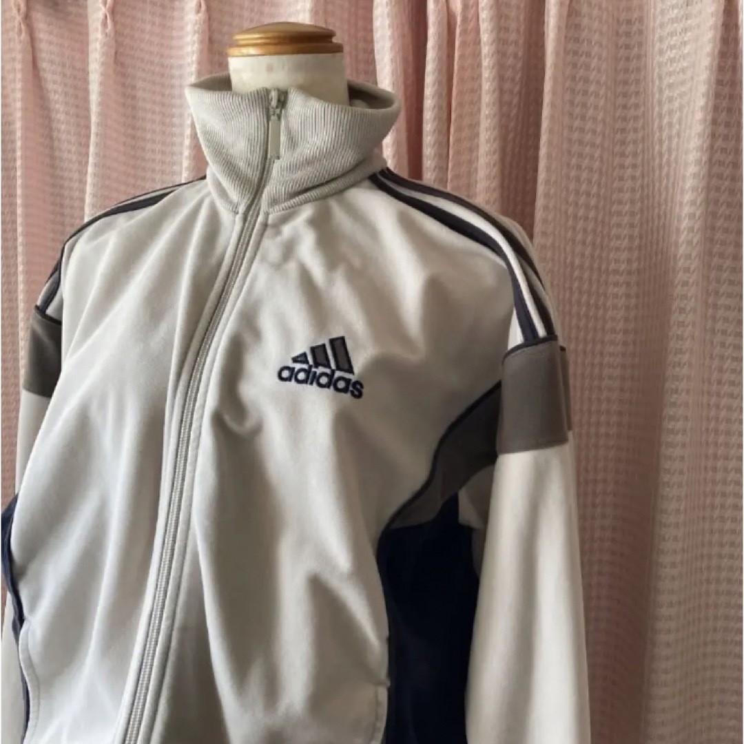 adidas トラックジャケット　ジャージ　古着　古着女子　古着男子　Y2K レディースのジャケット/アウター(その他)の商品写真