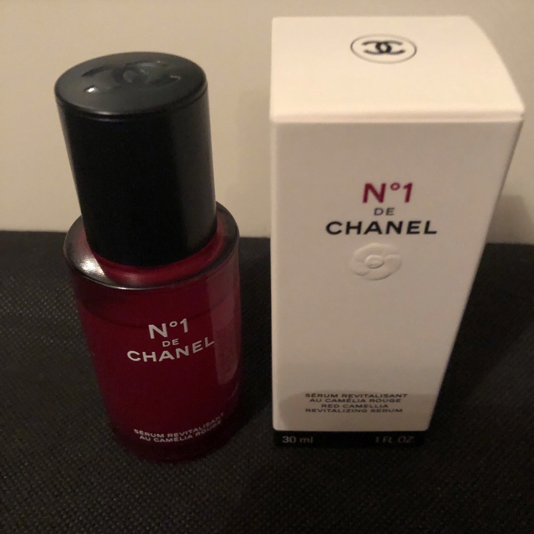 CHANEL(シャネル)のシャネル　セラム　No.1 ドゥ　シャネル　美容液 コスメ/美容のスキンケア/基礎化粧品(美容液)の商品写真