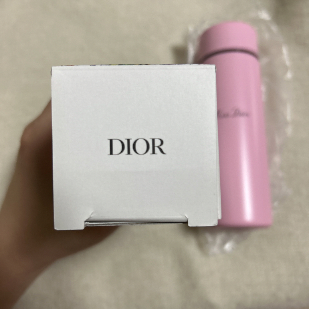 Christian Dior(クリスチャンディオール)のsunny❏●✰Δ様専用クリスチャンディオール　ノベルティ　水筒 キッズ/ベビー/マタニティの授乳/お食事用品(水筒)の商品写真